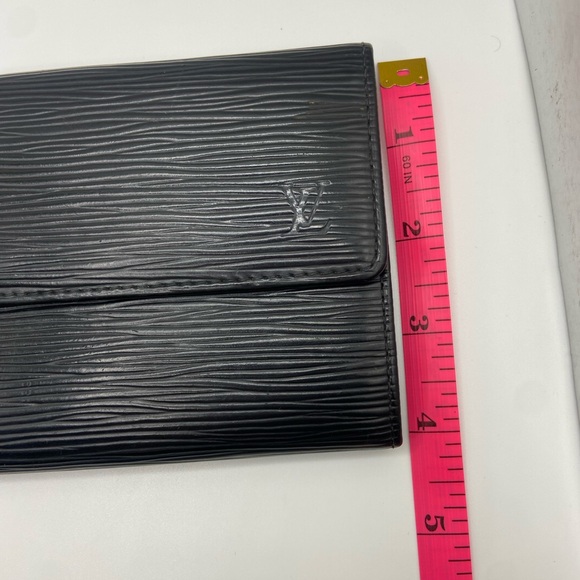 Louis Vuitton Epi Leather Textured Wallet - Picture 13 of 15